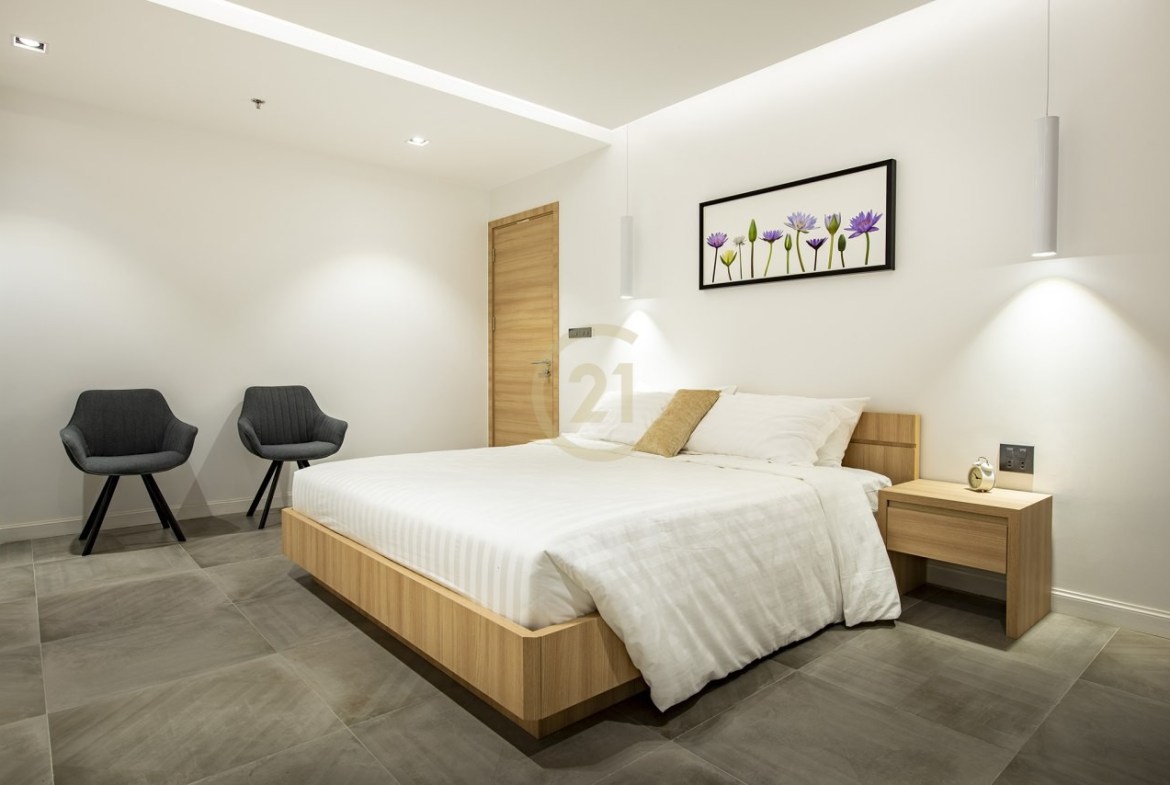 luxury 2 Bedroom for Rent at BKK1
