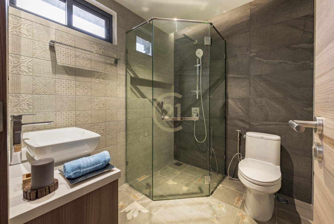luxury 2 Bedroom for Rent at BKK1