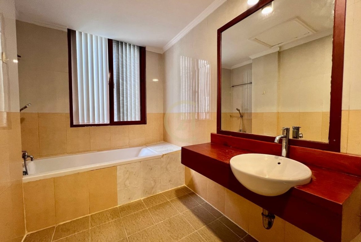 Specious 3 Bedroom For Rent at BKK1