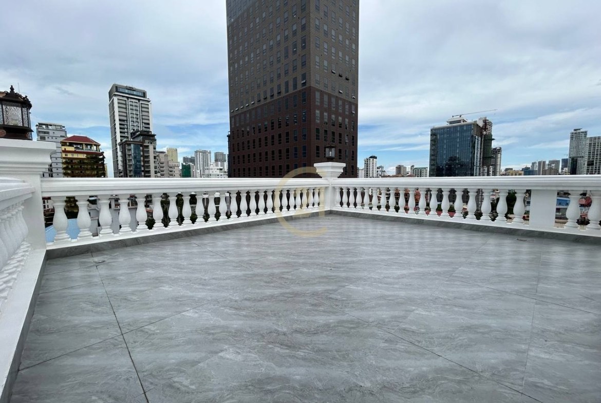 Penthouse 1 Bedroom for Rent at 7 Makara