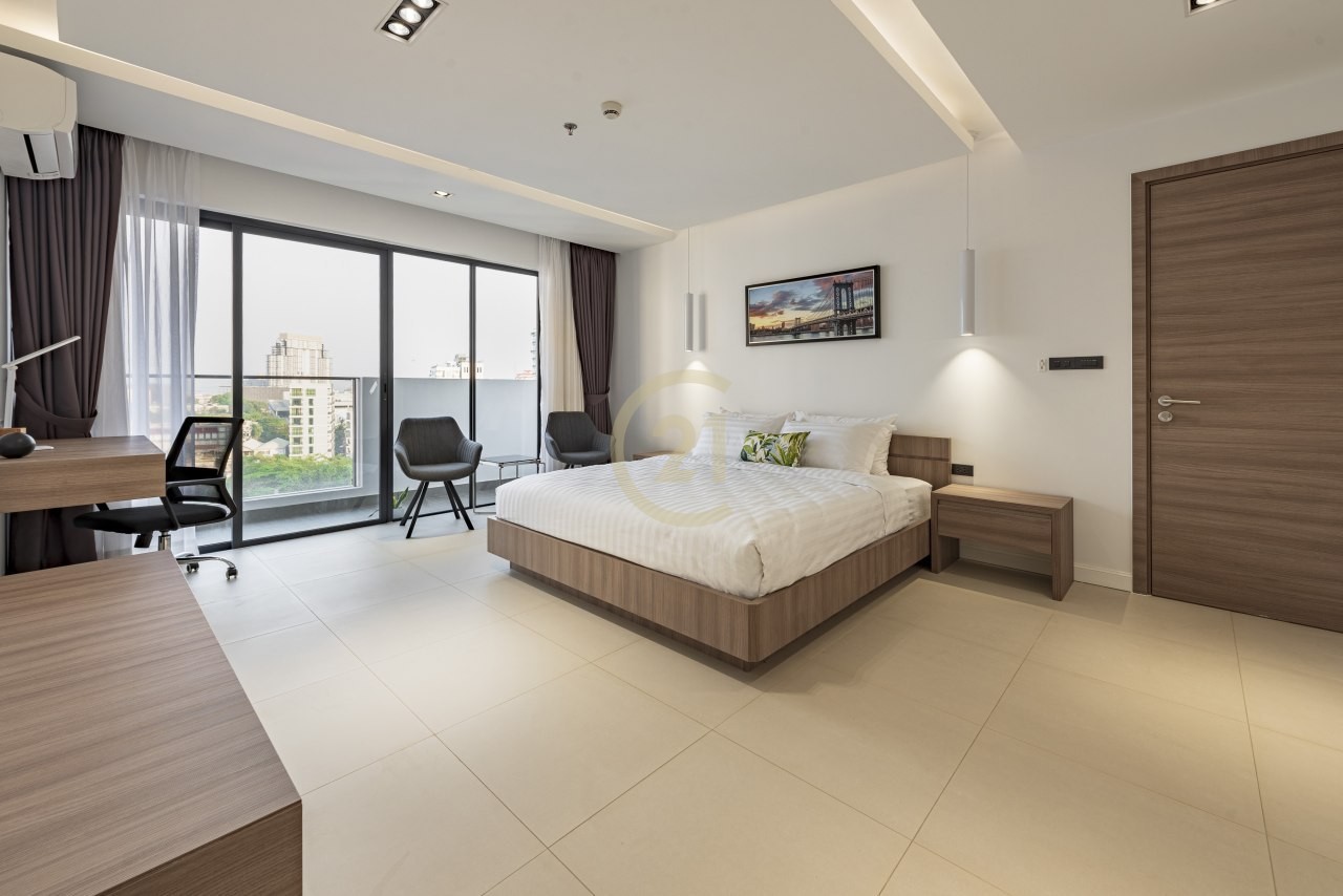 luxury 2 Bedroom for Rent at BKK1