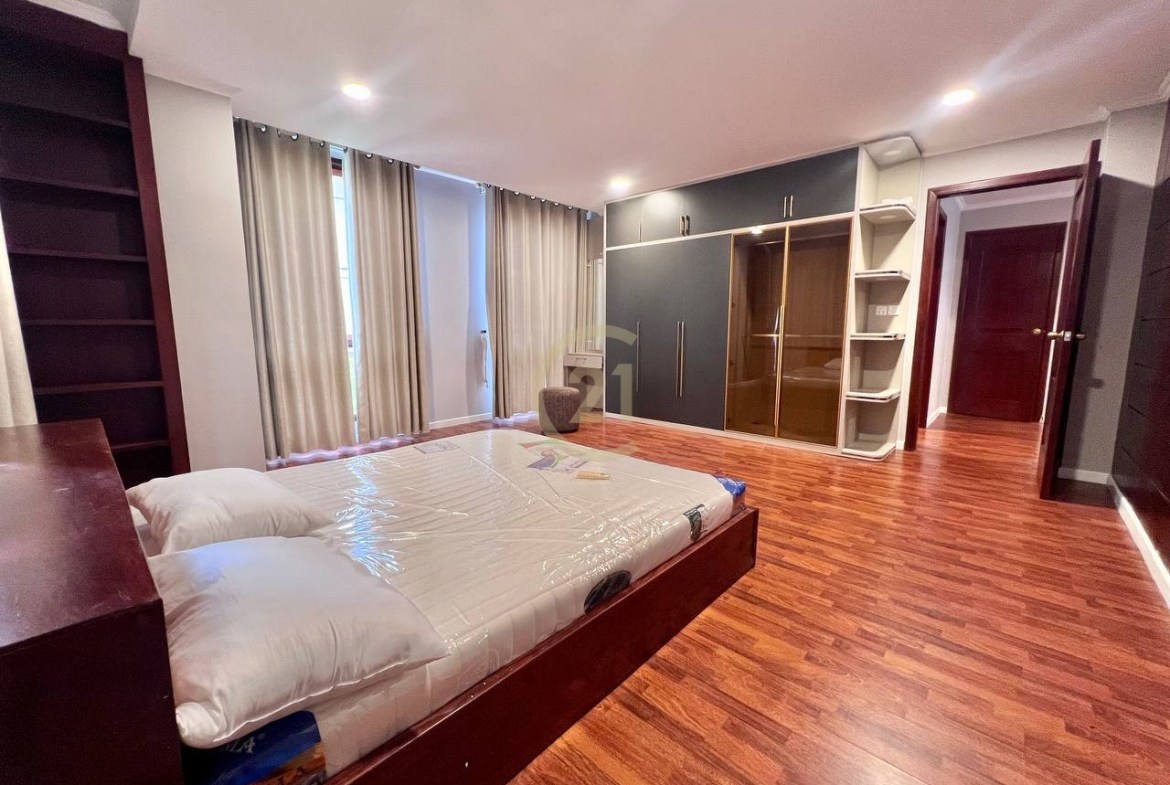 Specious 3 Bedroom For Rent at BKK1