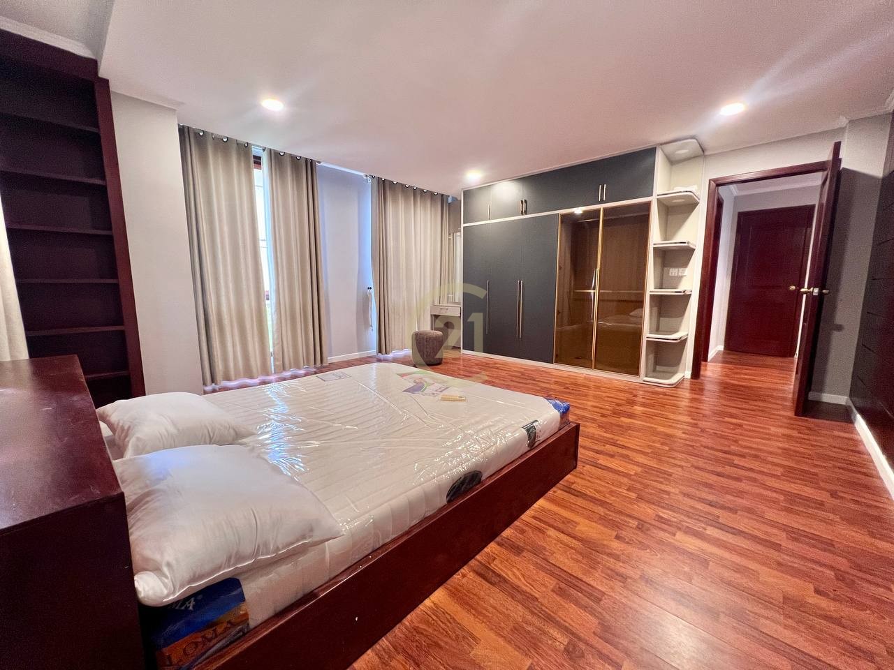 Specious 3 Bedroom For Rent at BKK1