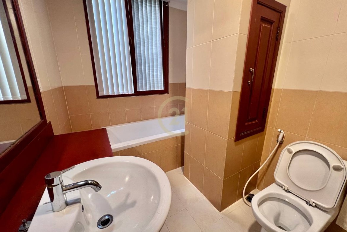 Specious 3 Bedroom For Rent at BKK1