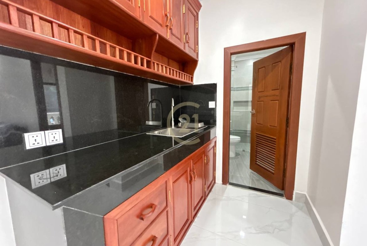 Brand New 1 Bedroom for Rent at 7 Makara