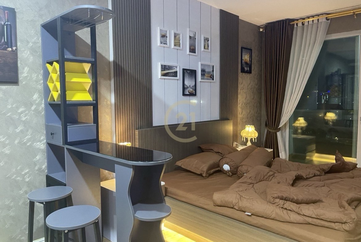 Nice Decoration Studio Room at Olympia