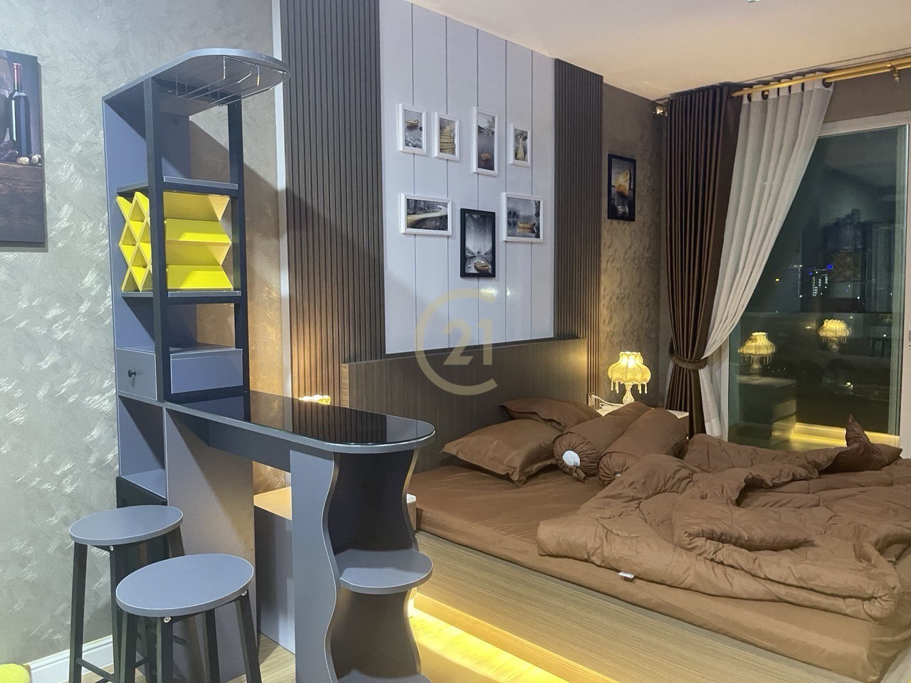 Nice Decoration Studio Room at Olympia