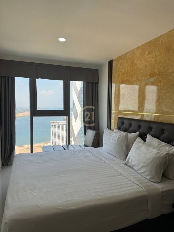 3 Bedroom Condo for Rent at The Peak