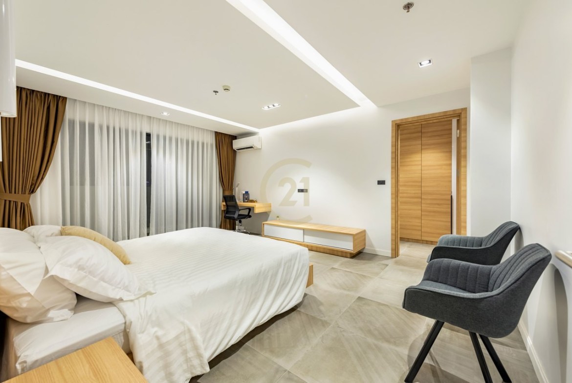 luxury 2 Bedroom for Rent at BKK1