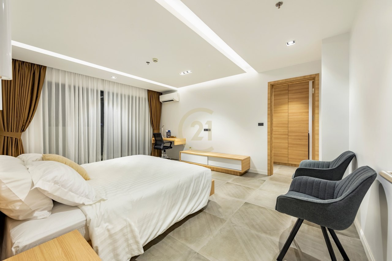 luxury 2 Bedroom for Rent at BKK1