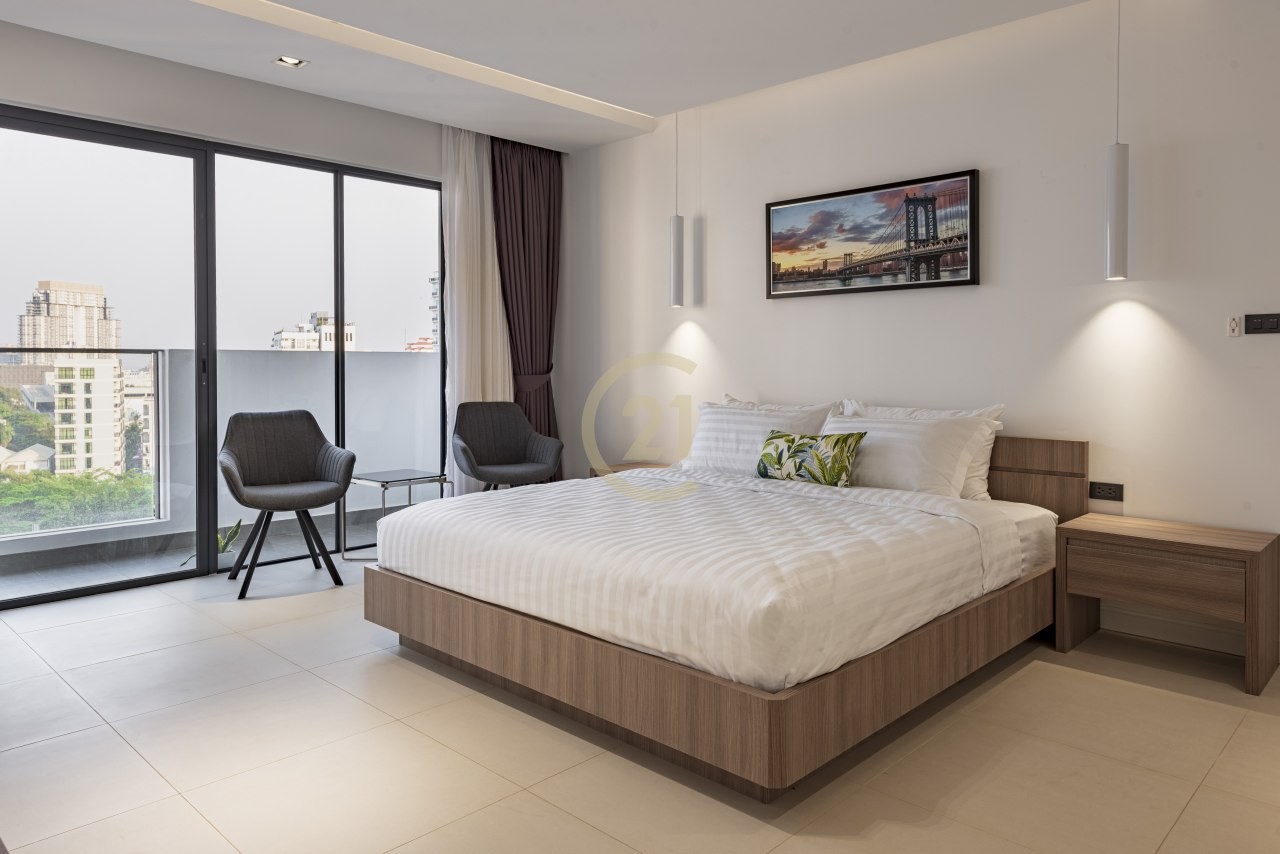 luxury 2 Bedroom for Rent at BKK1