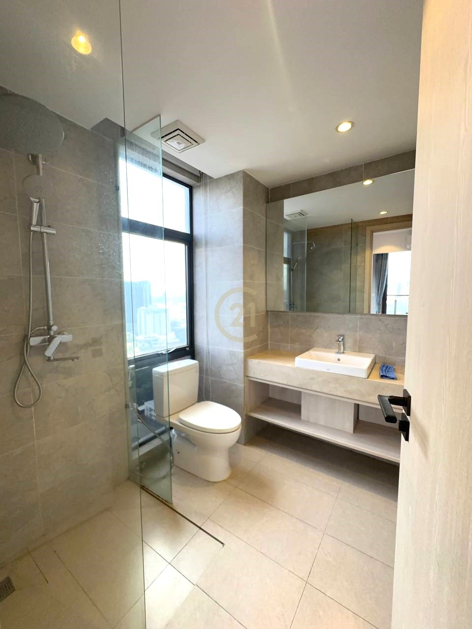 Brand new Three bedrooms For Rent at TK