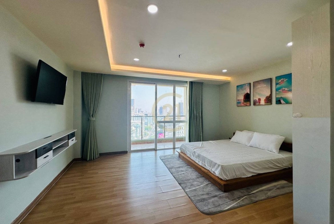 Nice Condo Studio Room For Rent At Olympic