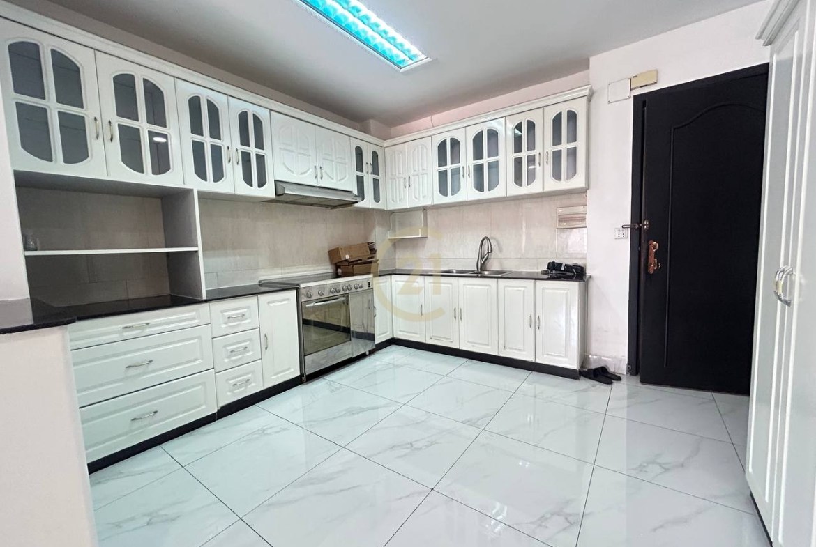 Nice 4 Bedroom For Rent At BKK1