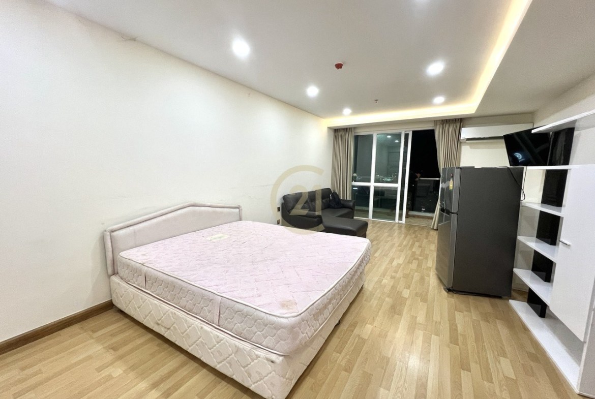 Studio Room Condo For rent at Olympia