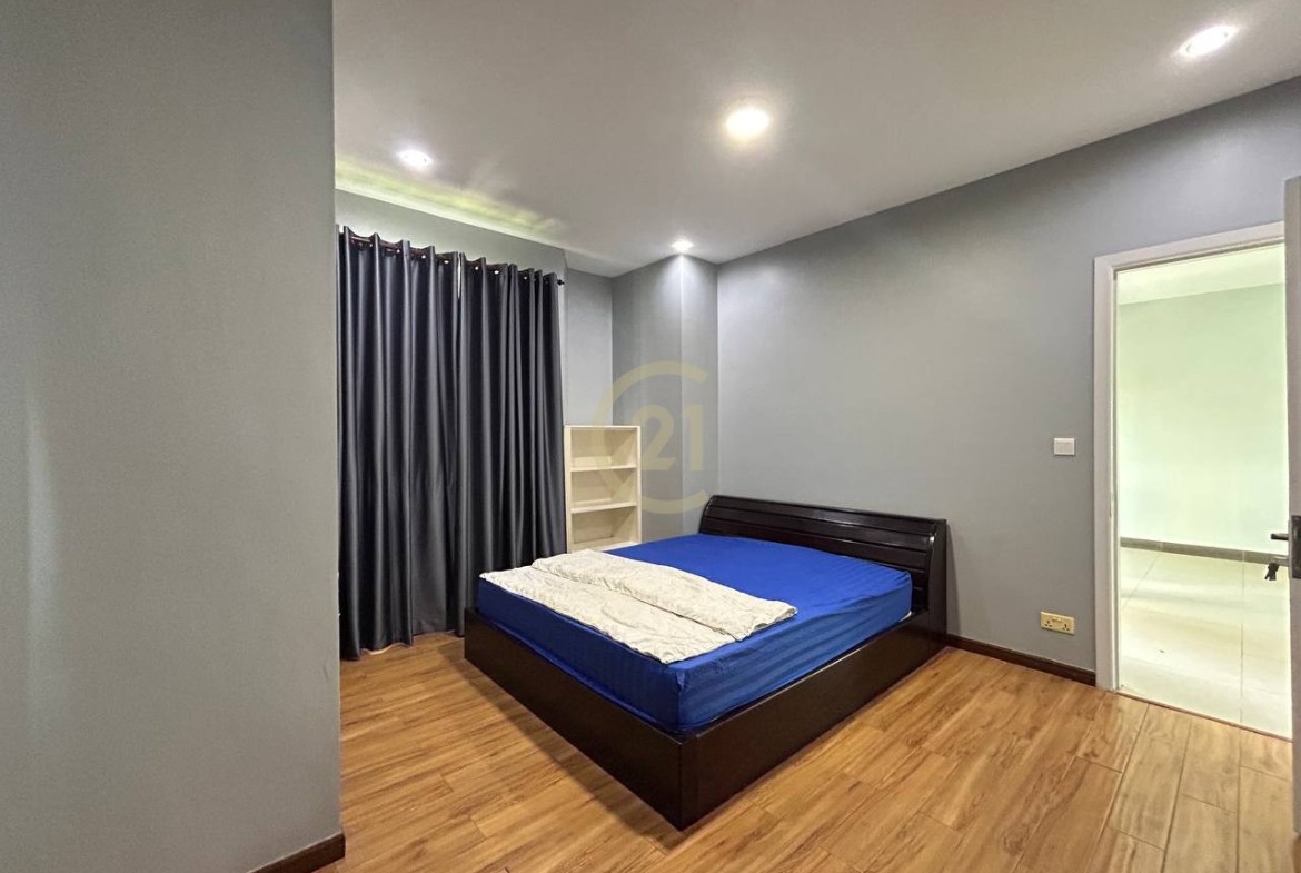 Specious 4 Bedroom at Psar Derm Tkov