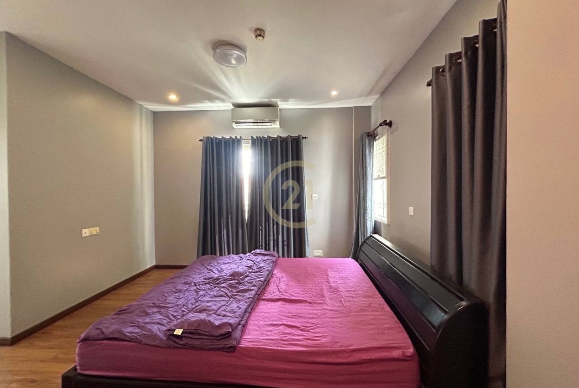 Specious 4 Bedroom at Psar Derm Tkov
