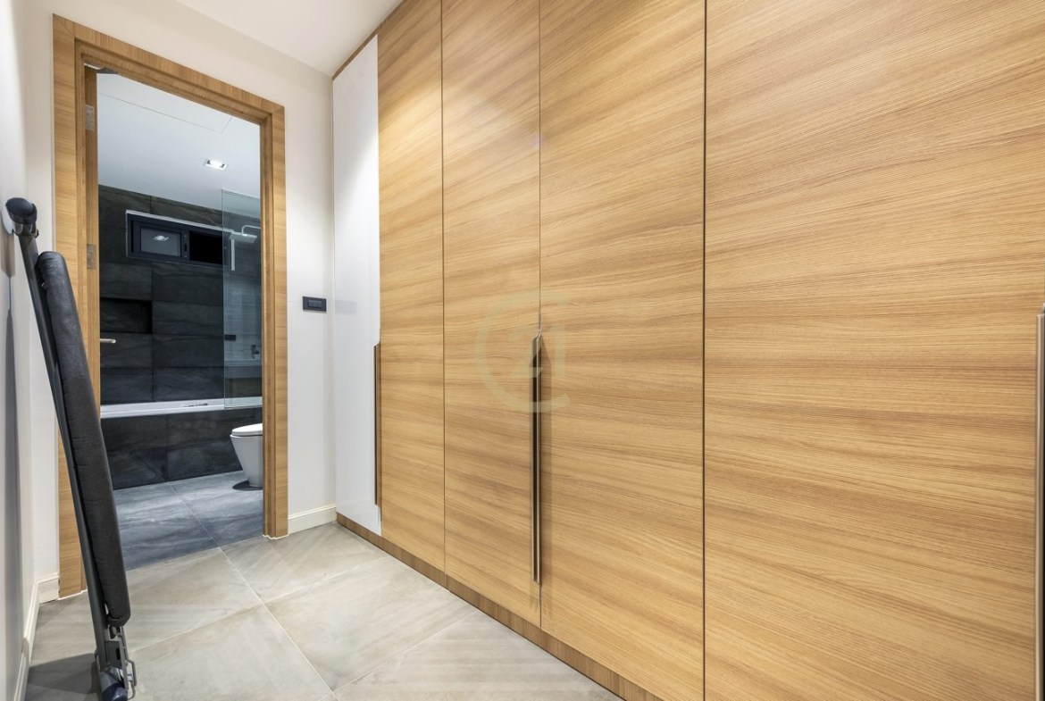 luxury 2 Bedroom for Rent at BKK1