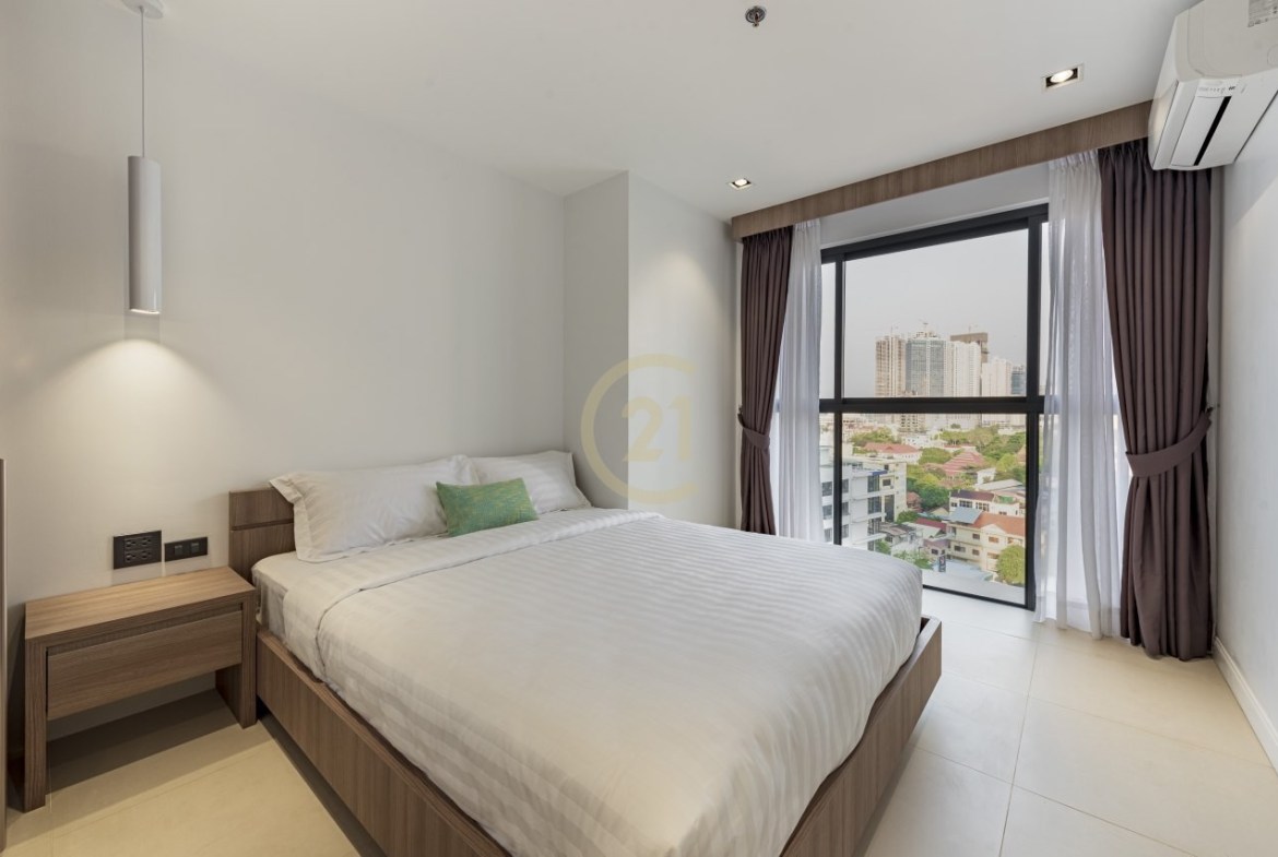 luxury 2 Bedroom for Rent at BKK1