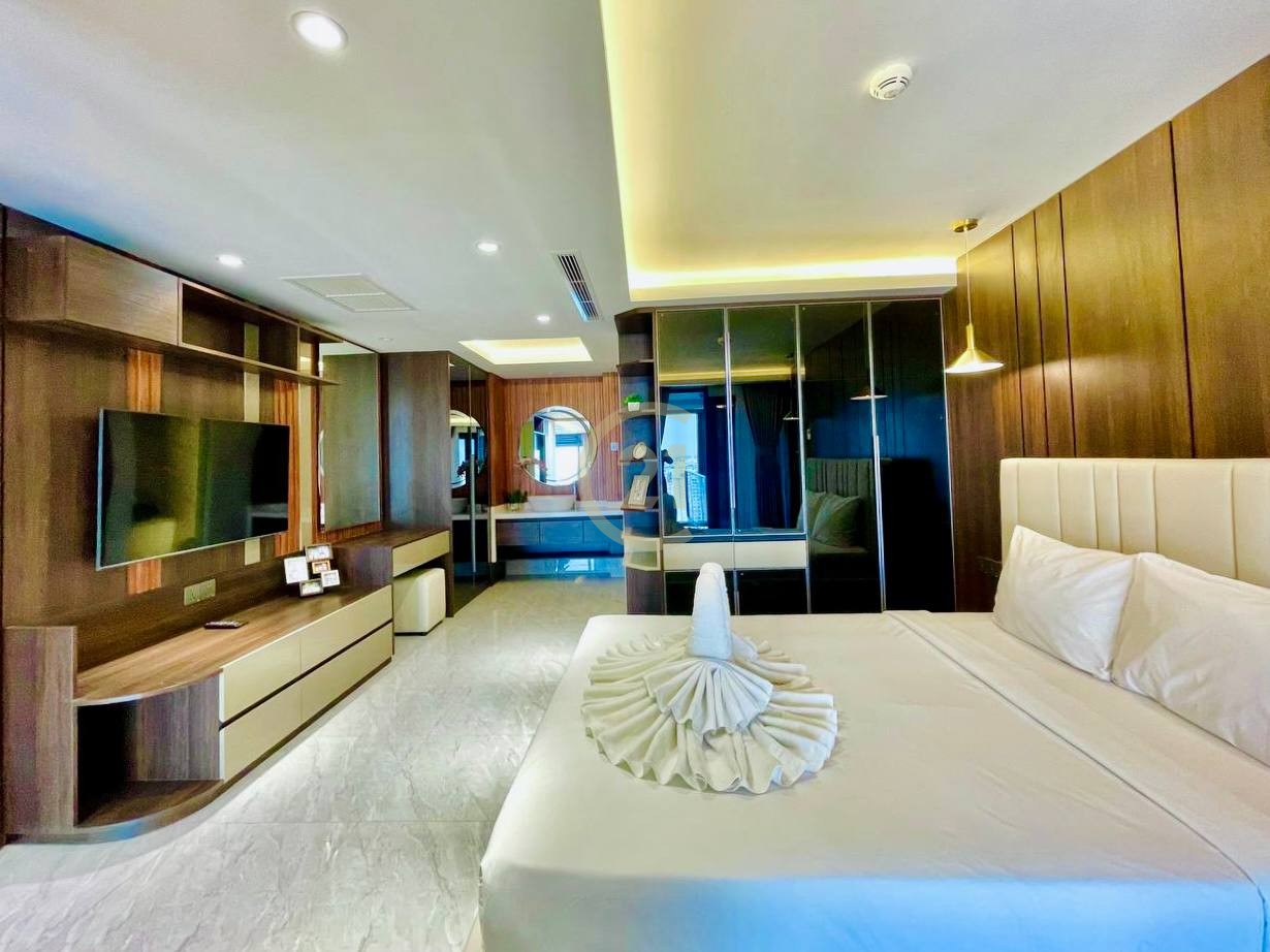 Nice Duplex Penthouse Three Bedroom For Rent At Tonle Bassac