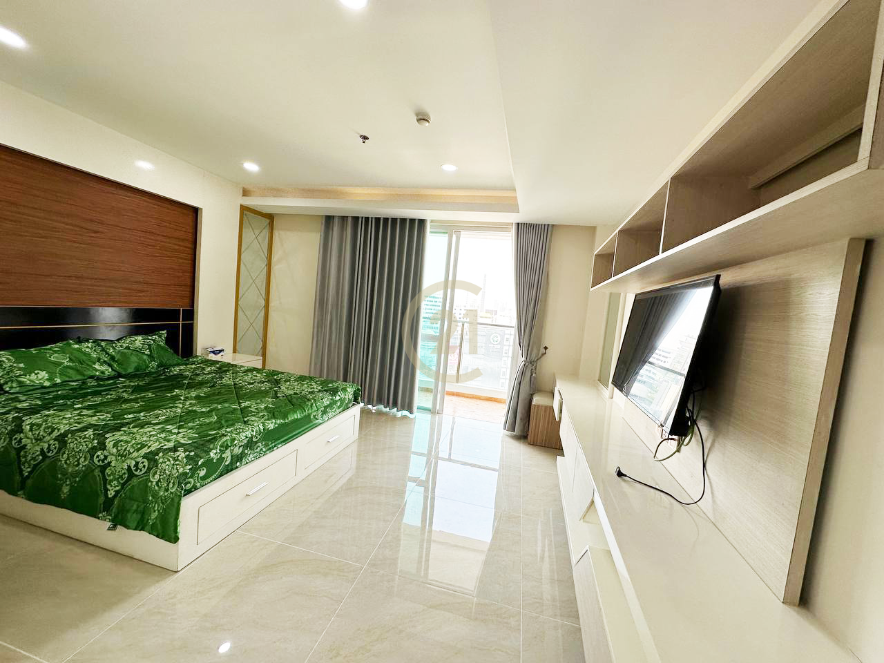 Nice Studio Condo for Rent at 7 Makara