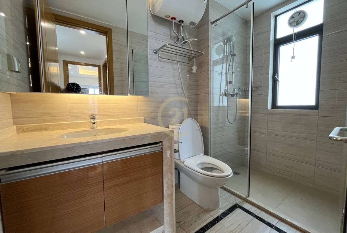 Brand new Two bedroom for rent at R&F