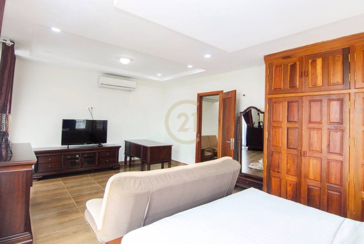 Brand new one bedroom For Rent at Beoug Trobek