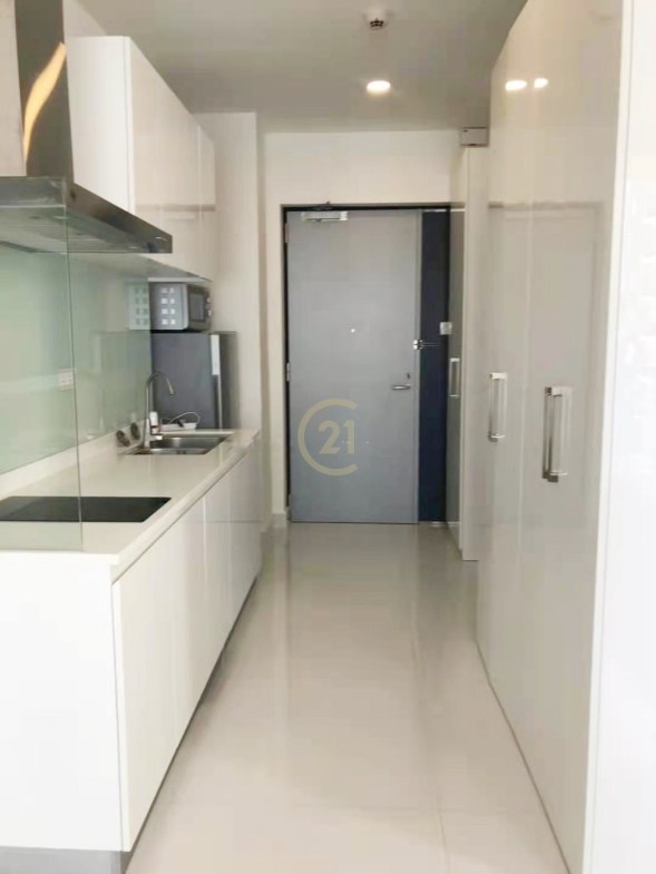 Studio Room Condo for Rent at BKK1