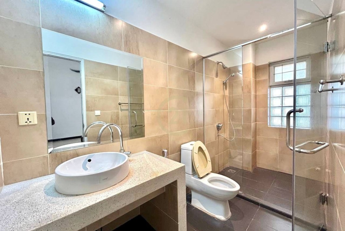 Big Three Bedroom For Rent At Tonle Bassac