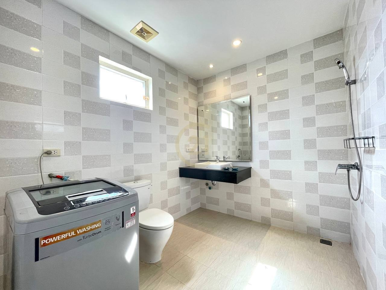 Luxury 2 Bedroom for rent at Independence