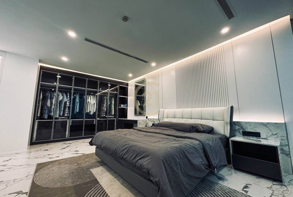 Luxury Penthouse 2 Bedroom for rent at Olympia City