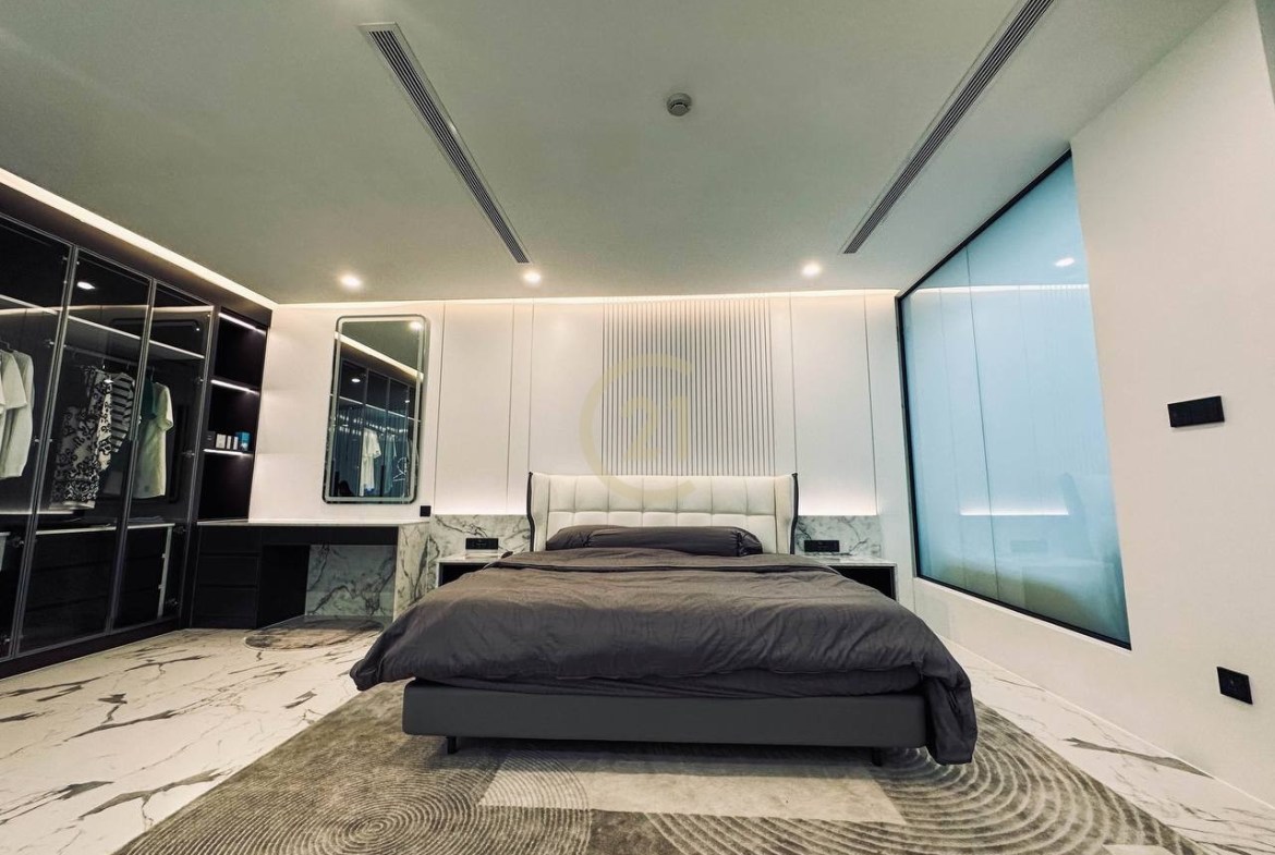 Luxury Penthouse 2 Bedroom for rent at Olympia City