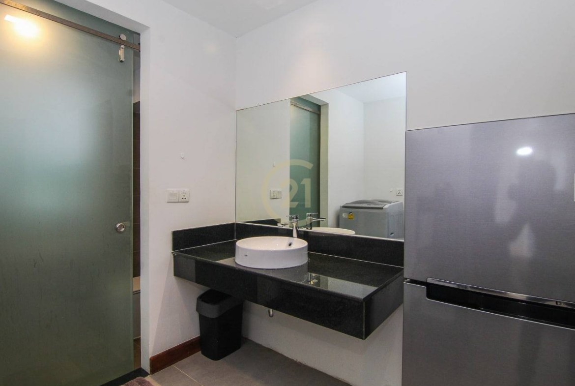 Duplex 2 Bedroom for rent at Toul Tompong