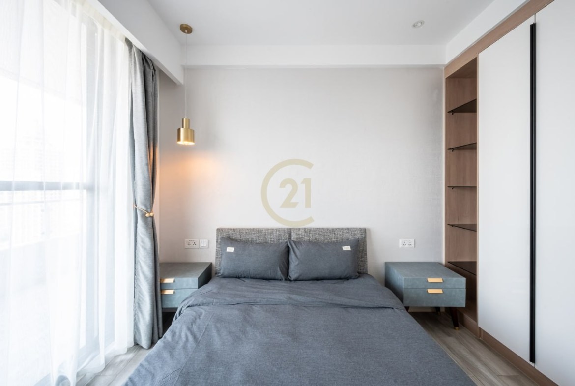 Modern Style 4 Bedroom for rent at BKK1