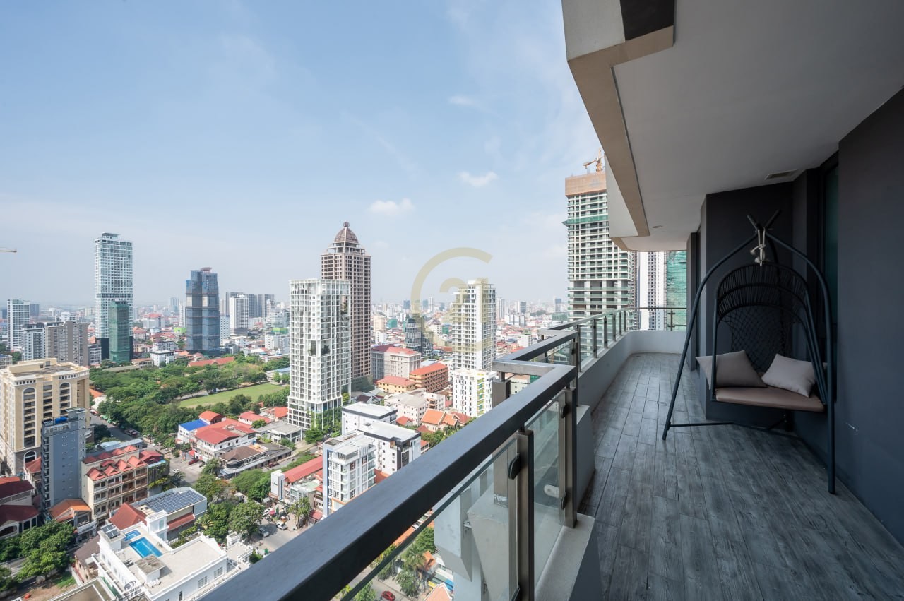 Modern Style 4 Bedroom for rent at BKK1