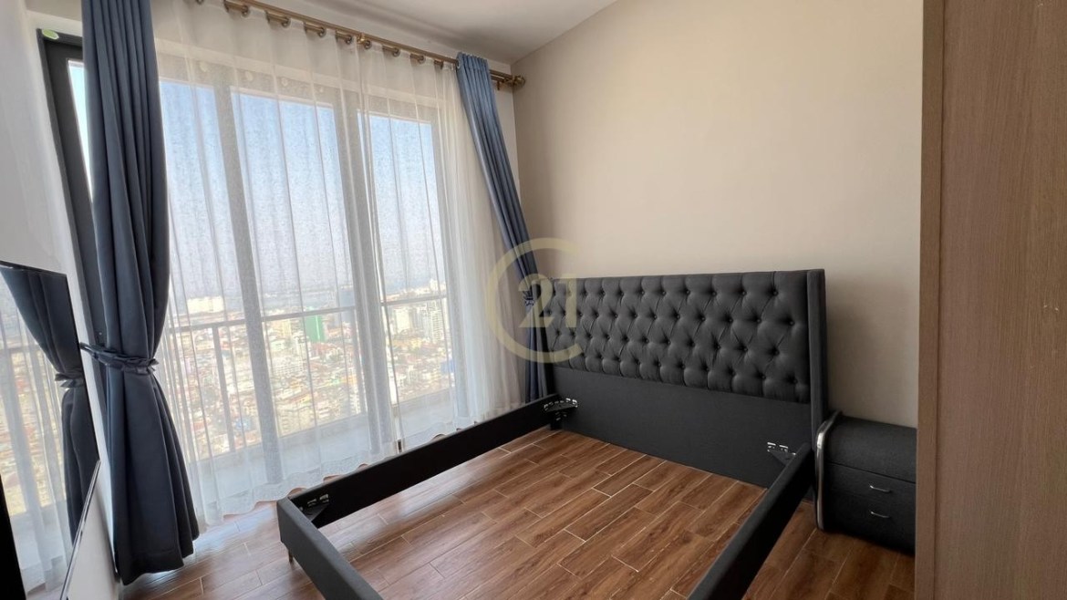Condo 2 Bedroom for rent at Skyline