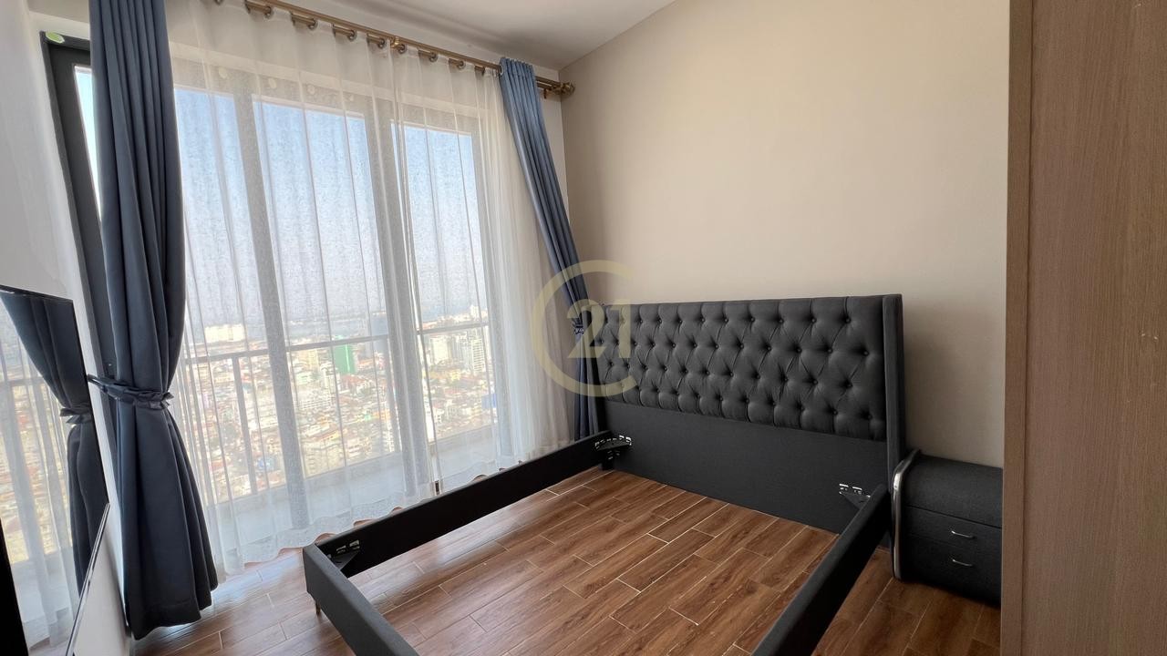 Condo 2 Bedroom for rent at Skyline