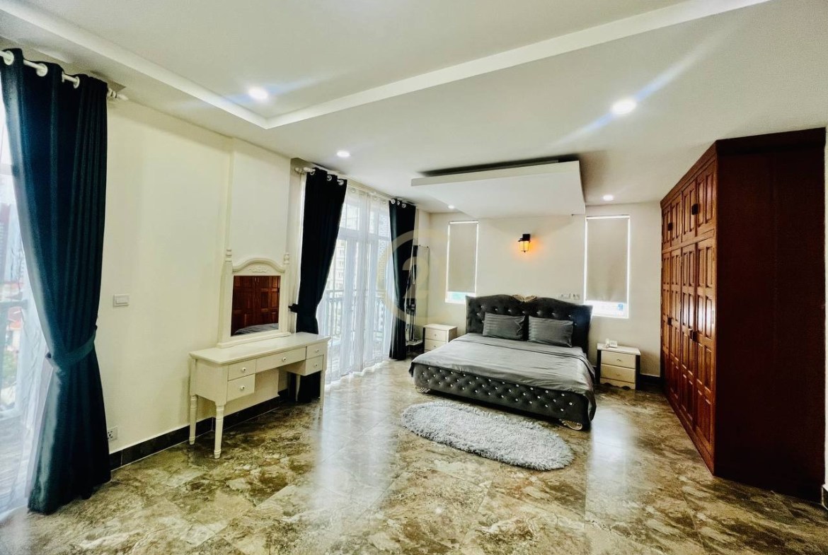 Lovely one bedroom For Rent at Beoug Trobek