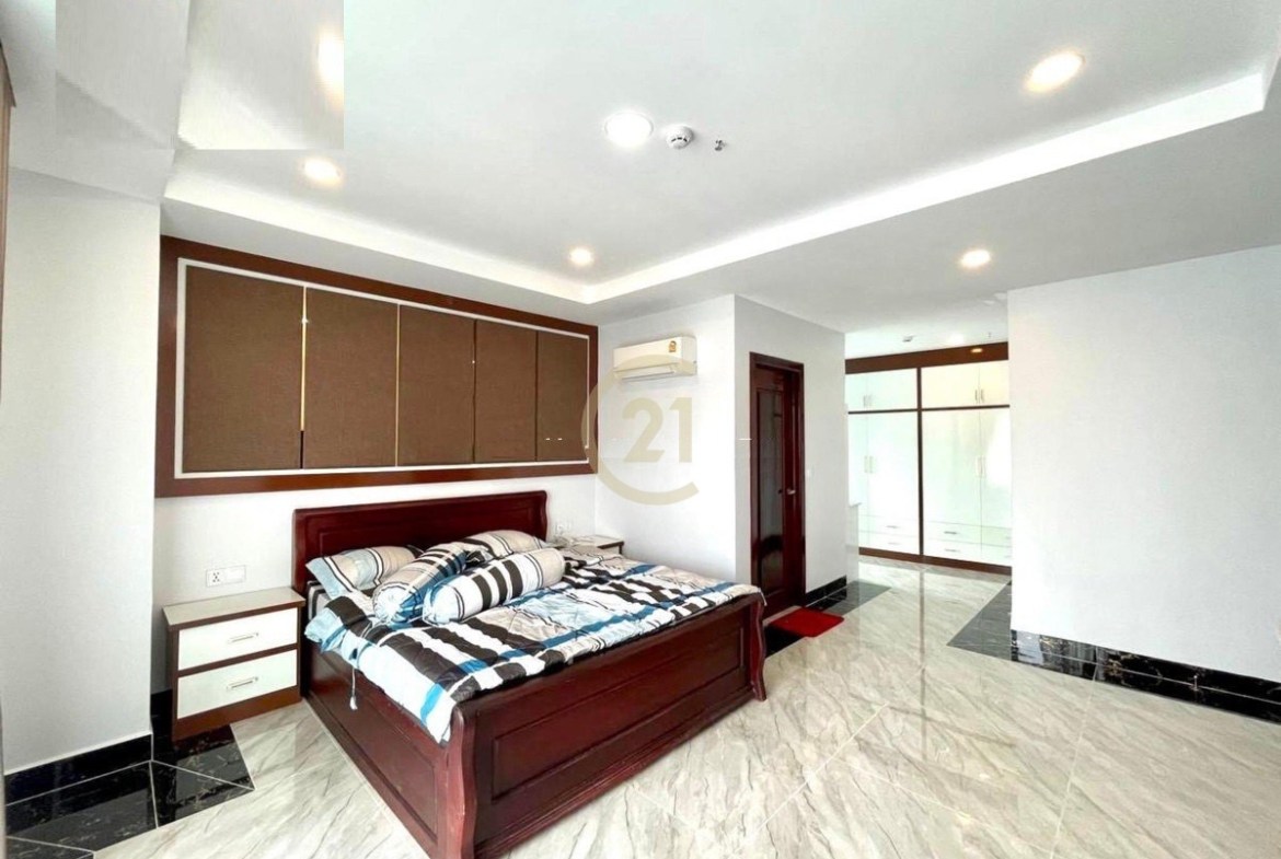 Big Two Bedroom For Rent At BKK2