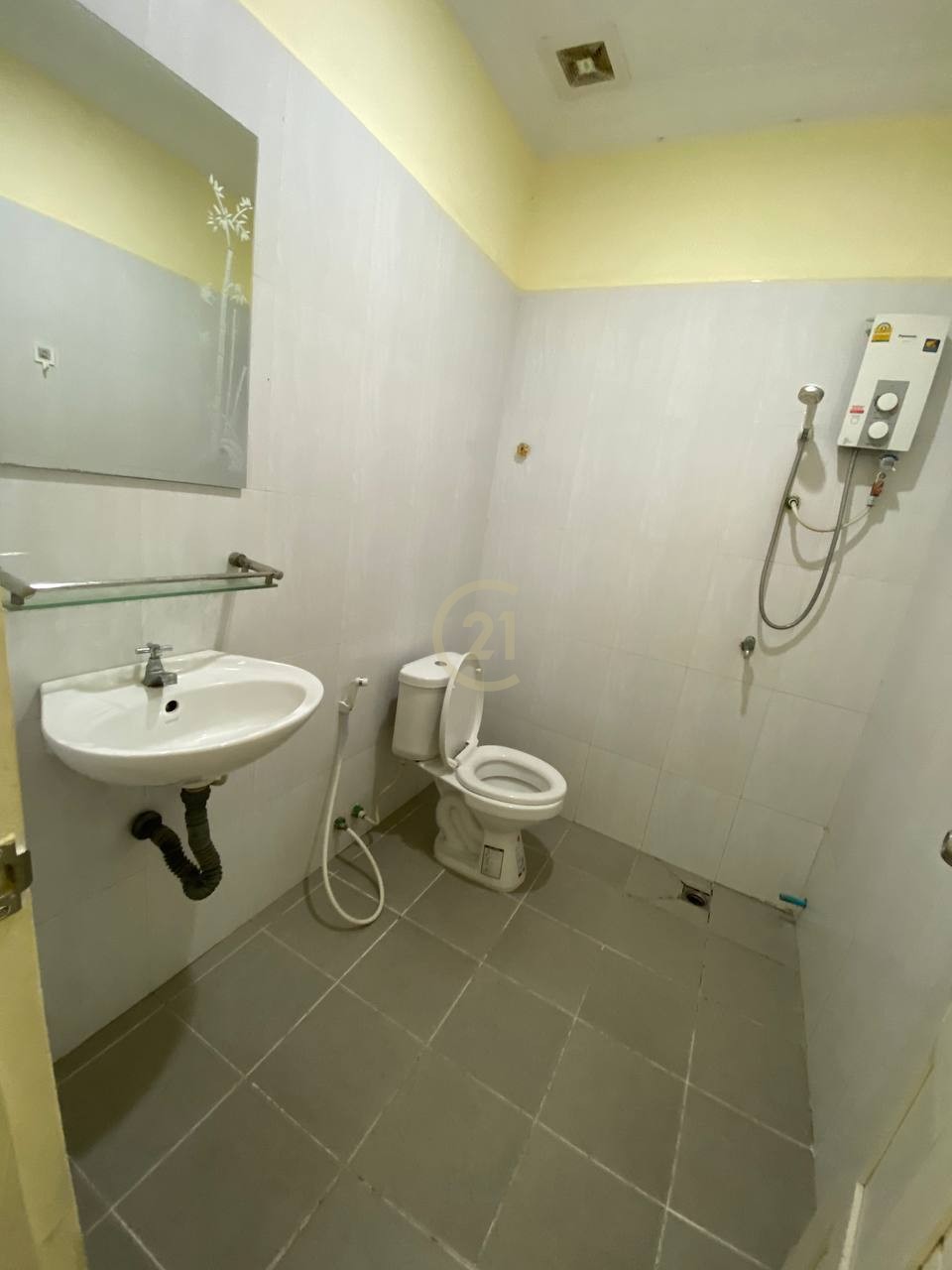 One Bedroom For Rent At Toul Tompung