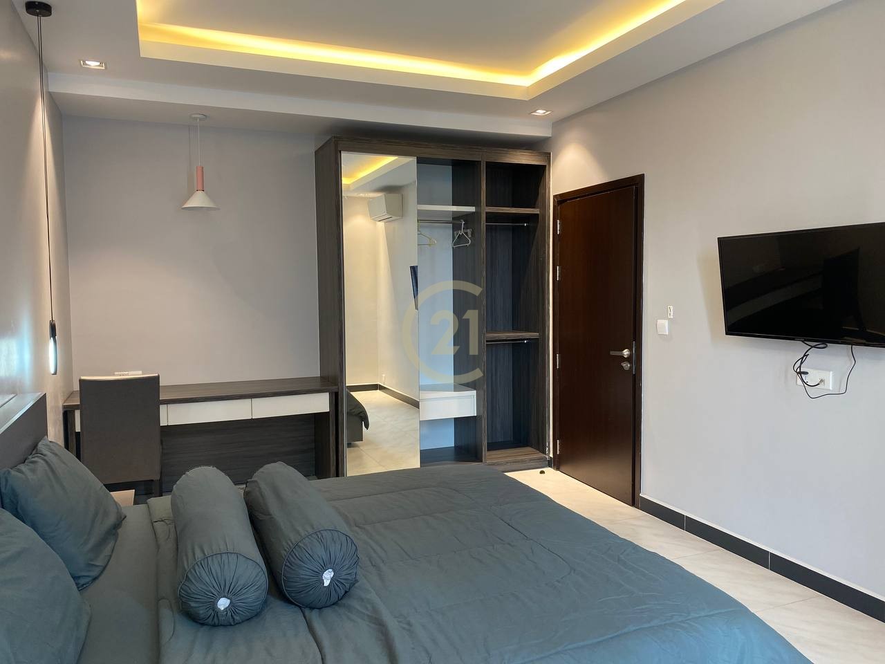 Modern One Bedroom For Rent At Daun Penh