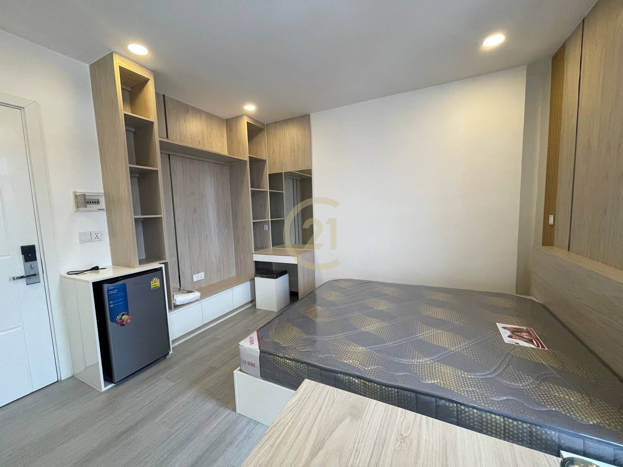 Nice Studio room For Rent At Olympic