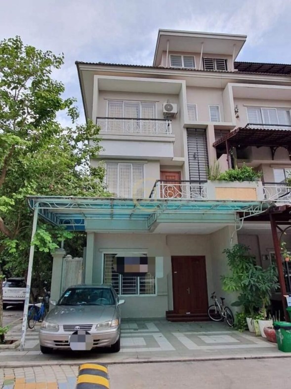 Special Price Villa LA for Rent at PH Boneg Snor