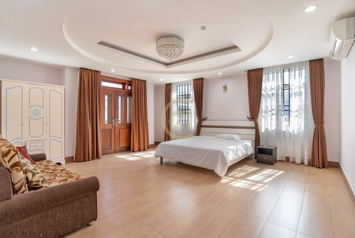 Specious 3Bed For Rent at Toul Svay Prey