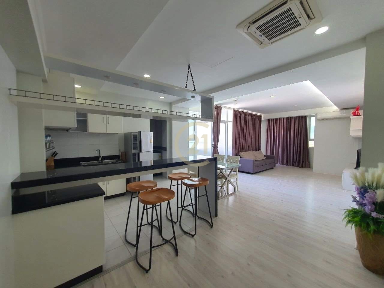 456077117_2144336919300374_5801645821917156913_n Penthouse Two Bedroom For Rent at BKK1