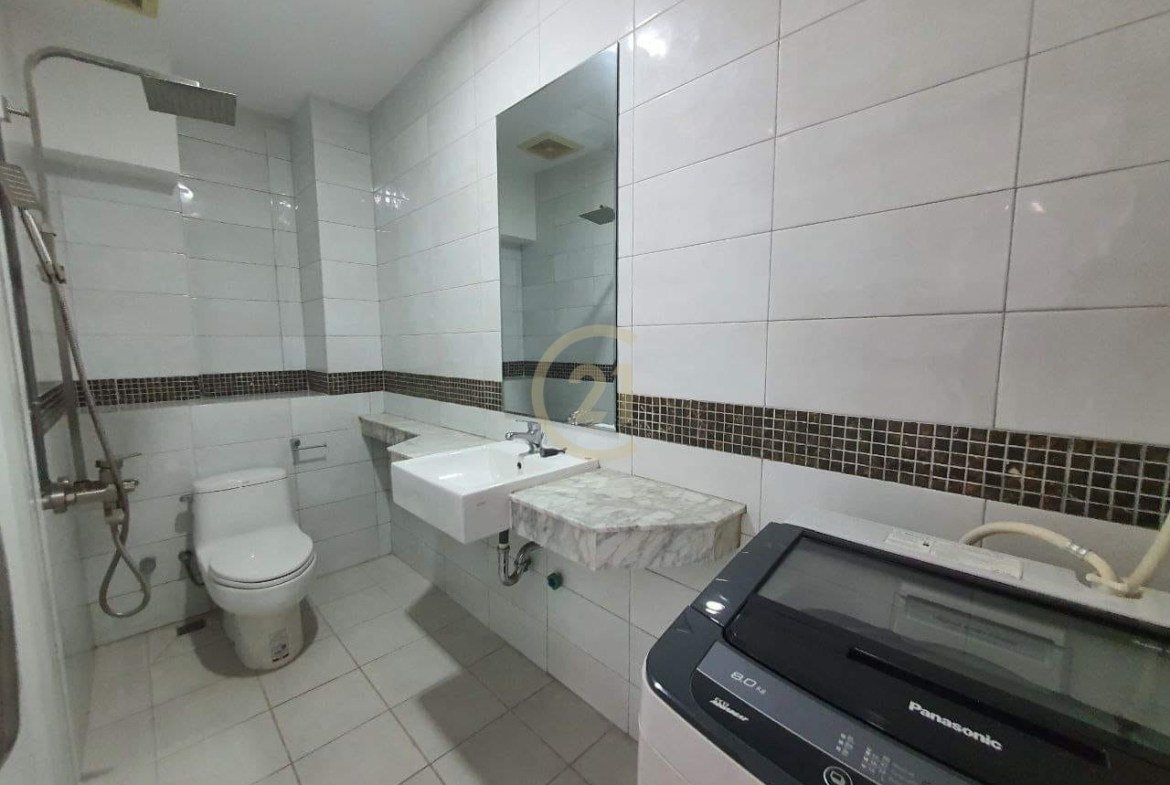 Penthouse Two Bedroom For Rent at BKK1