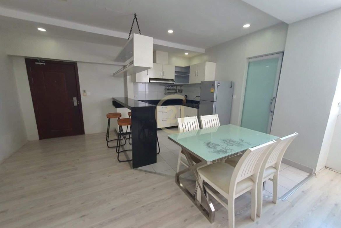 Penthouse Two Bedroom For Rent at BKK1