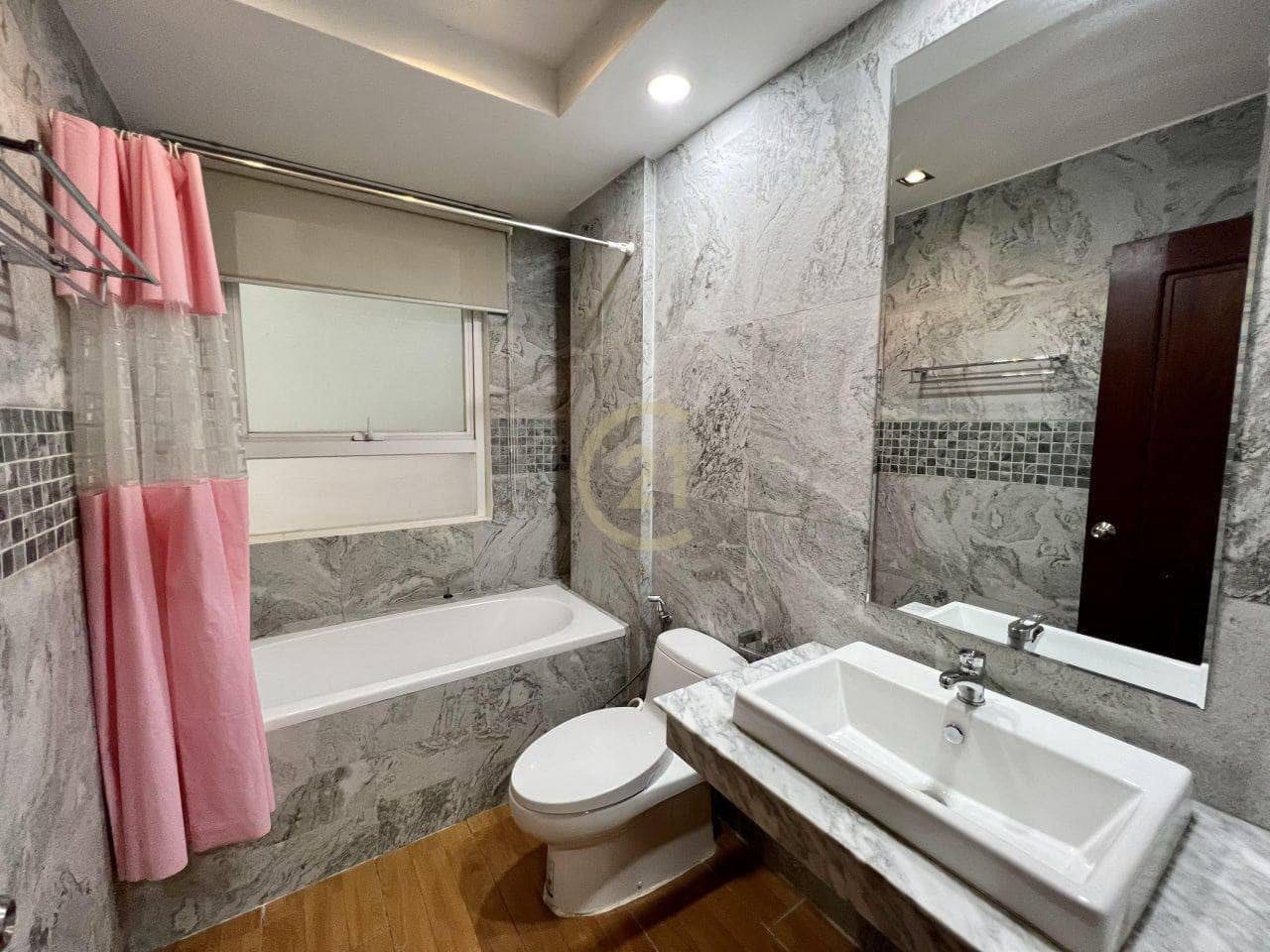 Specious 2 Bedroom for Rent at Tonle Bassac