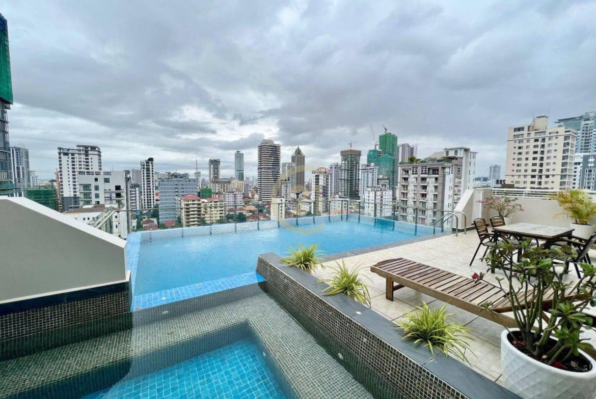 Specious 2 Bedroom for Rent at Tonle Bassac