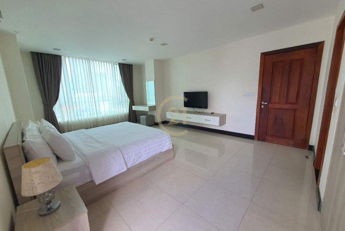 Specious One Bedroom for Rent at BKK2